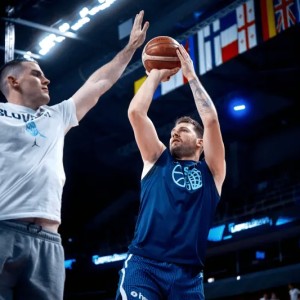 状态出色！东契奇首节出战9分钟，7中3得到10分3篮板3助攻